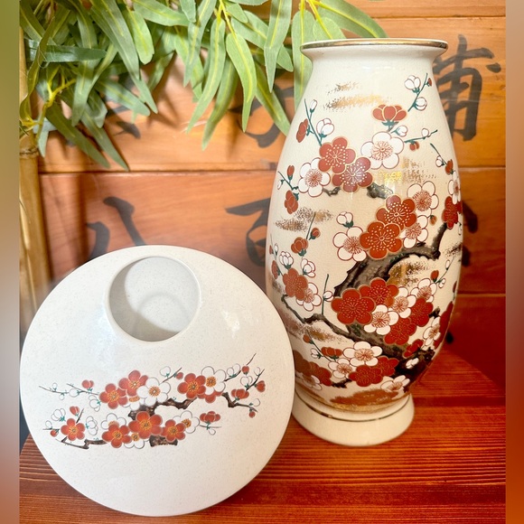 Matching Japanese Flower Vase Set - Picture 1 of 10